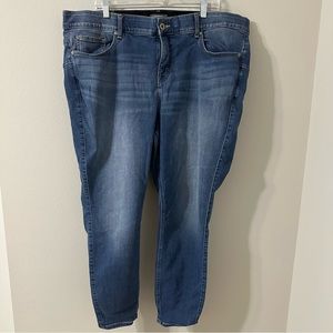 TORRID BOMBSHELL SKINNY JEAN SIZE 24r